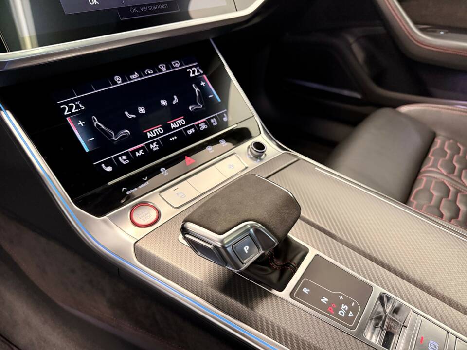 Image 18/28 de Audi RS6 Avant (2019)
