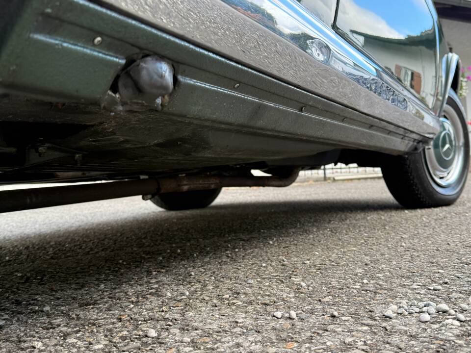 Afbeelding 18/46 van Mercedes-Benz 220 SE b (1961)