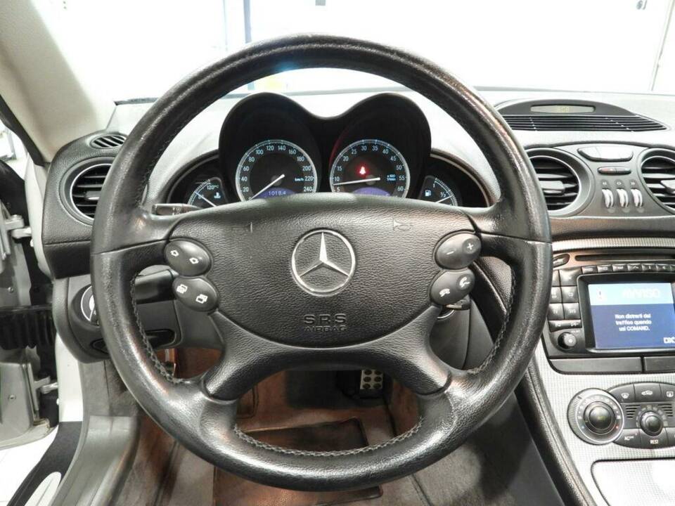Immagine 6/15 di Mercedes-Benz SL 350 (2004)