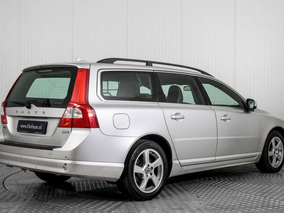 Image 2/50 de Volvo V70 D3 (2010)