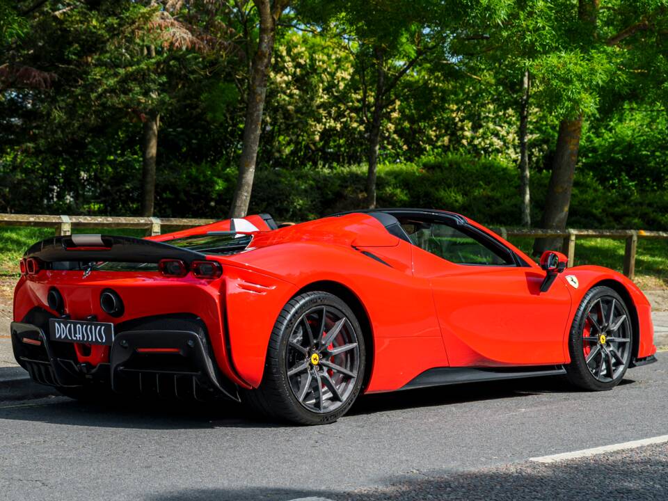 Image 3/37 of Ferrari SF90 Spider (2023)