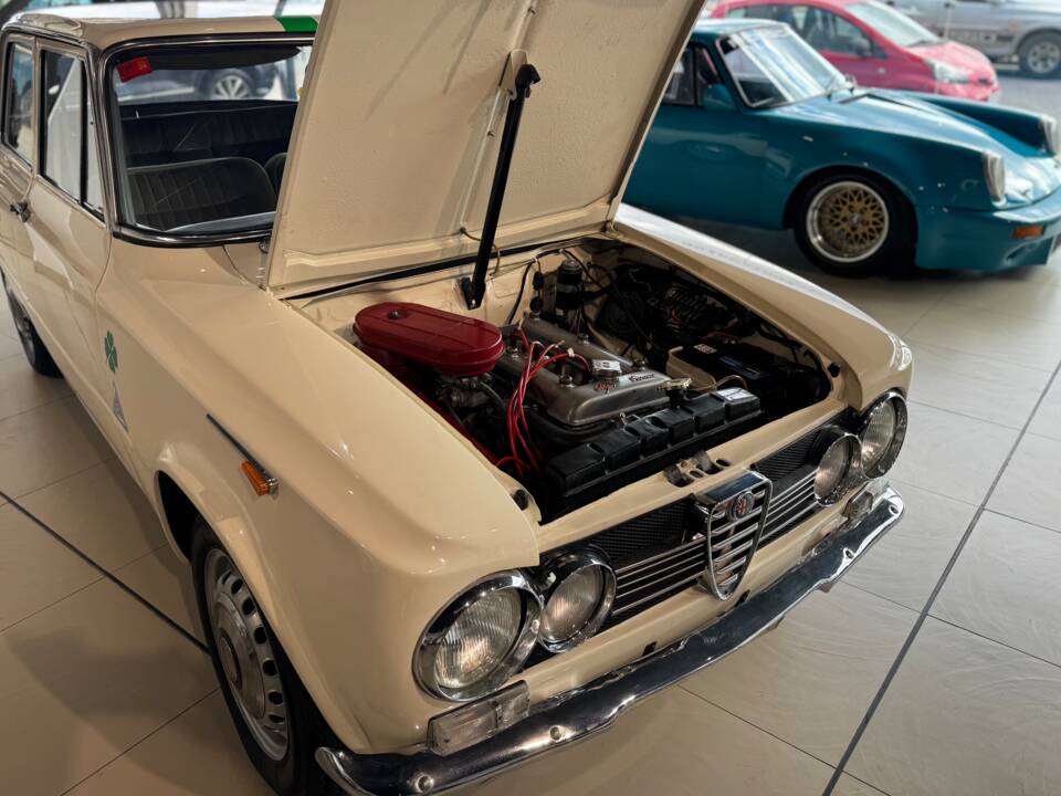 Image 17/47 of Alfa Romeo Giulia 1600 TI (1963)