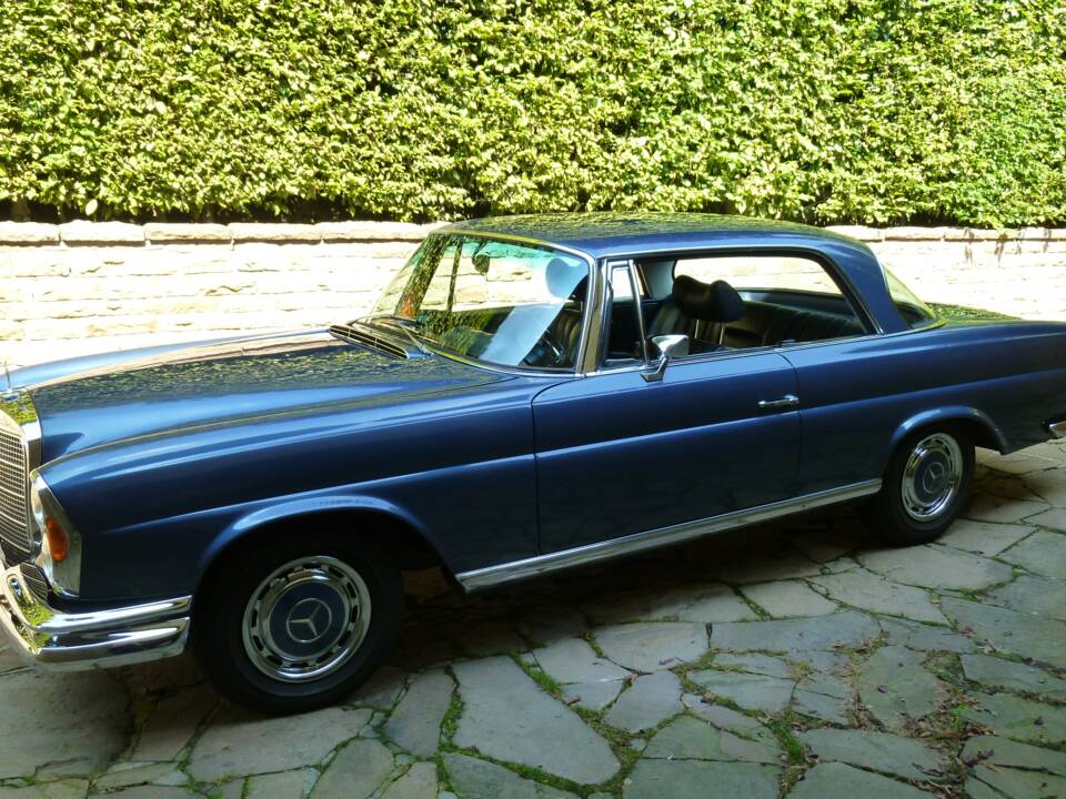 Afbeelding 6/32 van Mercedes-Benz 280 SE (1969)