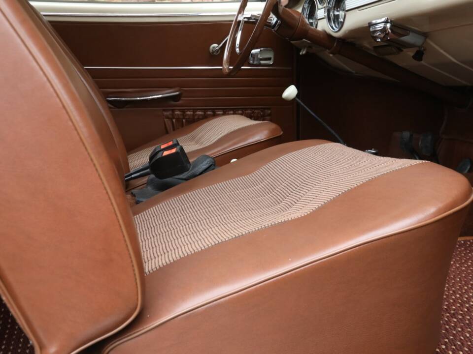 Image 22/50 of Volkswagen Karmann Ghia 1300 (1966)