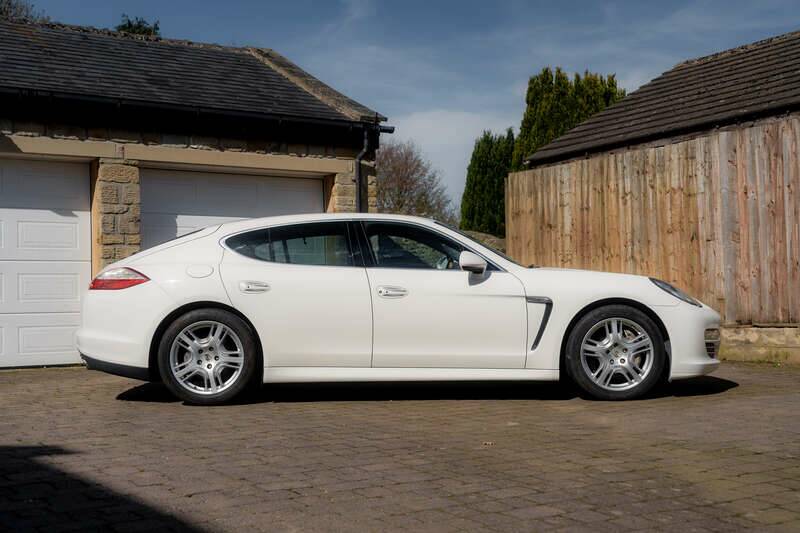 Bild 4/50 von Porsche Panamera 4S (2010)