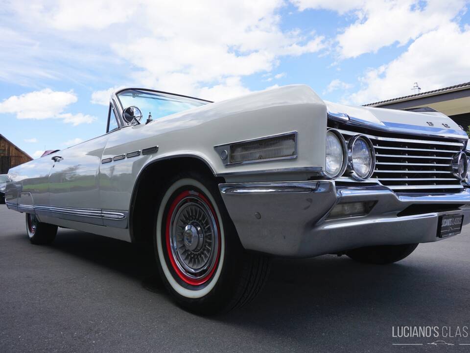 Imagen 19/52 de Buick Electra 225 Custom Convertible (1964)