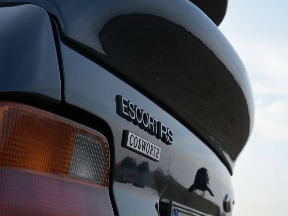 Bild 61/73 von Ford Escort RS Cosworth (1992)