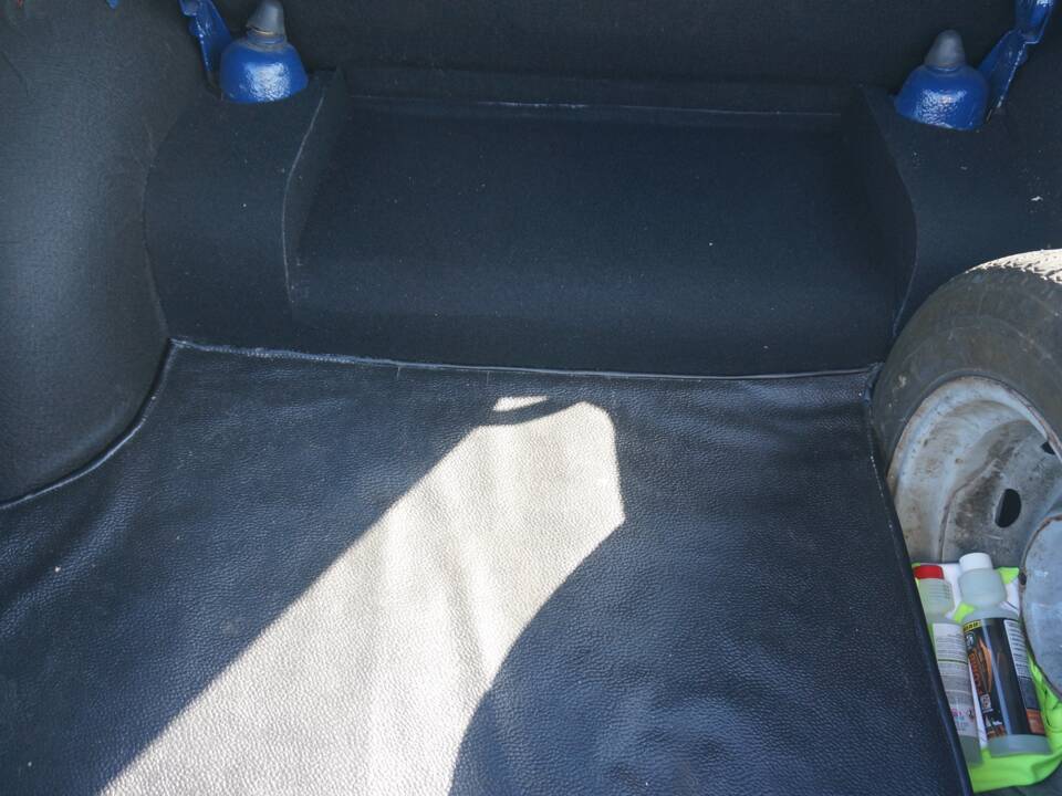 Image 28/46 of Peugeot 404 Coupé (1967)