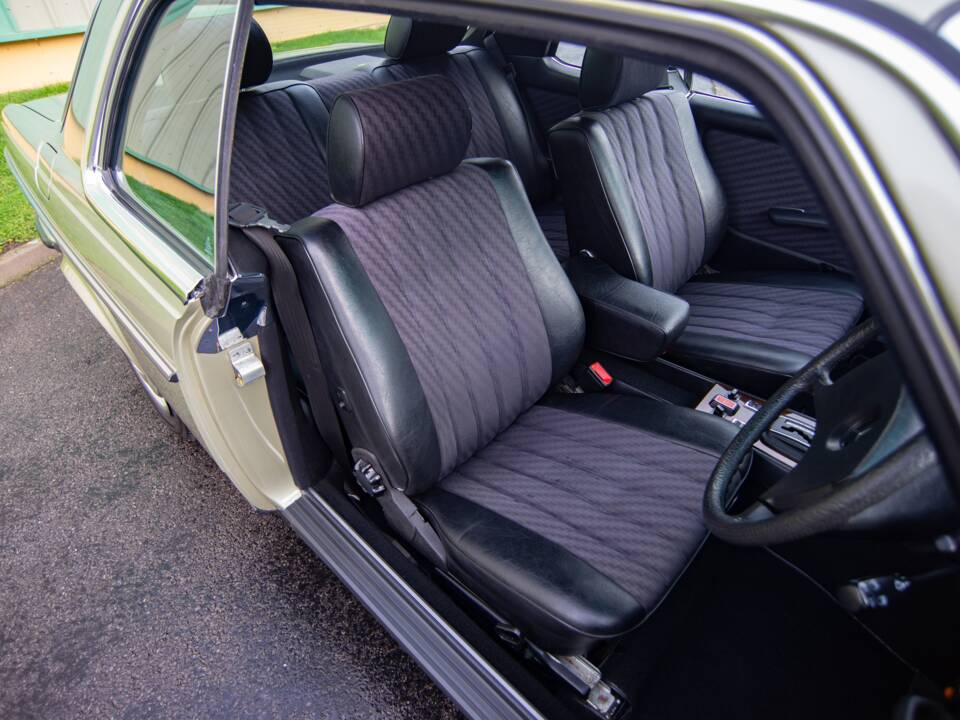 Image 10/30 de Mercedes-Benz 280 CE (1980)