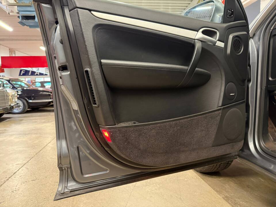Image 6/16 de Porsche Cayenne Turbo (2003)