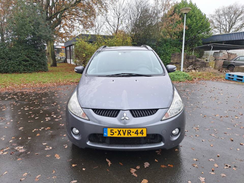 Imagen 9/16 de Mitsubishi Grandis 2.0 DI-D (2010)