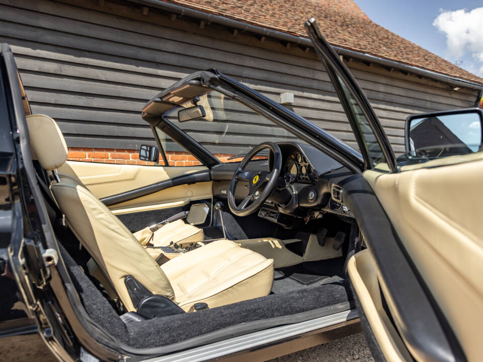 Image 7/80 of Ferrari 308 GTSi Quattrovalvole (1985)