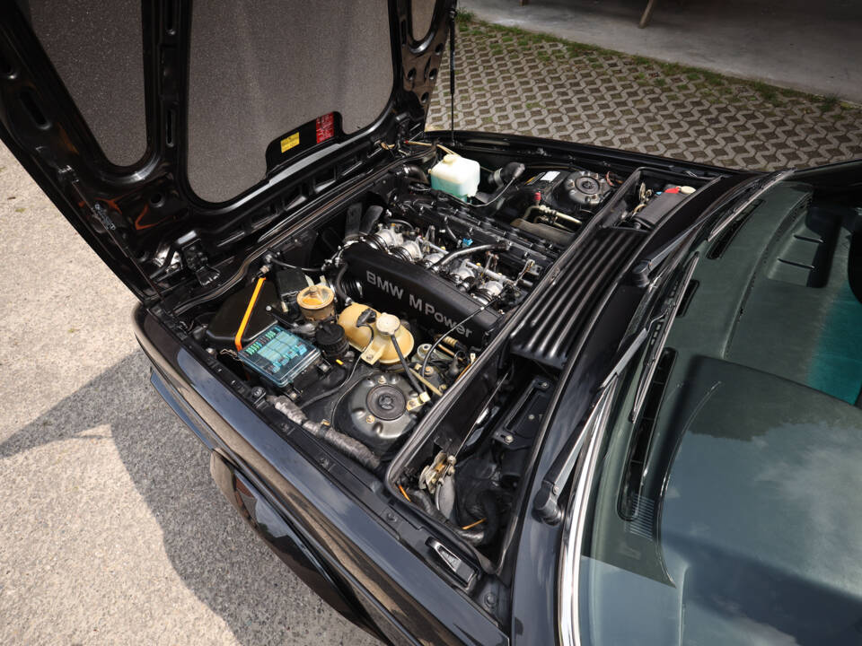 Image 20/99 of BMW M 635 CSi (1988)
