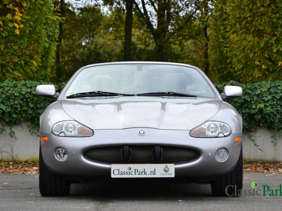 Image 19/50 of Jaguar XKR &quot;Silverstone&quot; (2000)