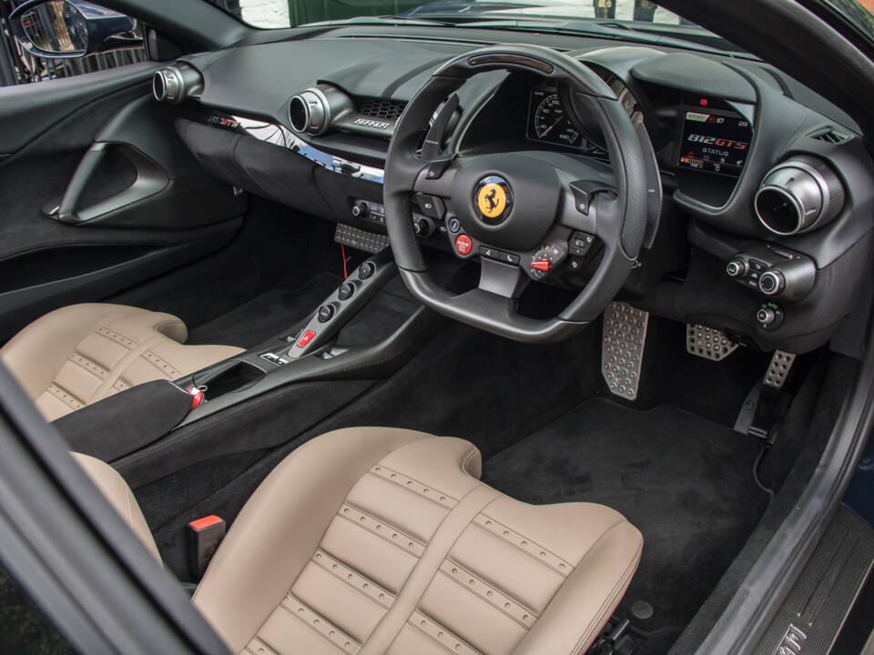 Image 24/28 of Ferrari 812 GTS (2021)