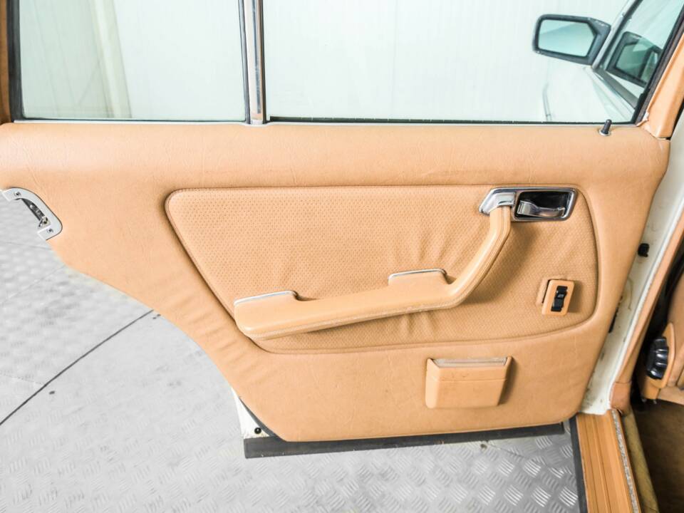 Bild 36/50 von Mercedes-Benz 300 D (1983)