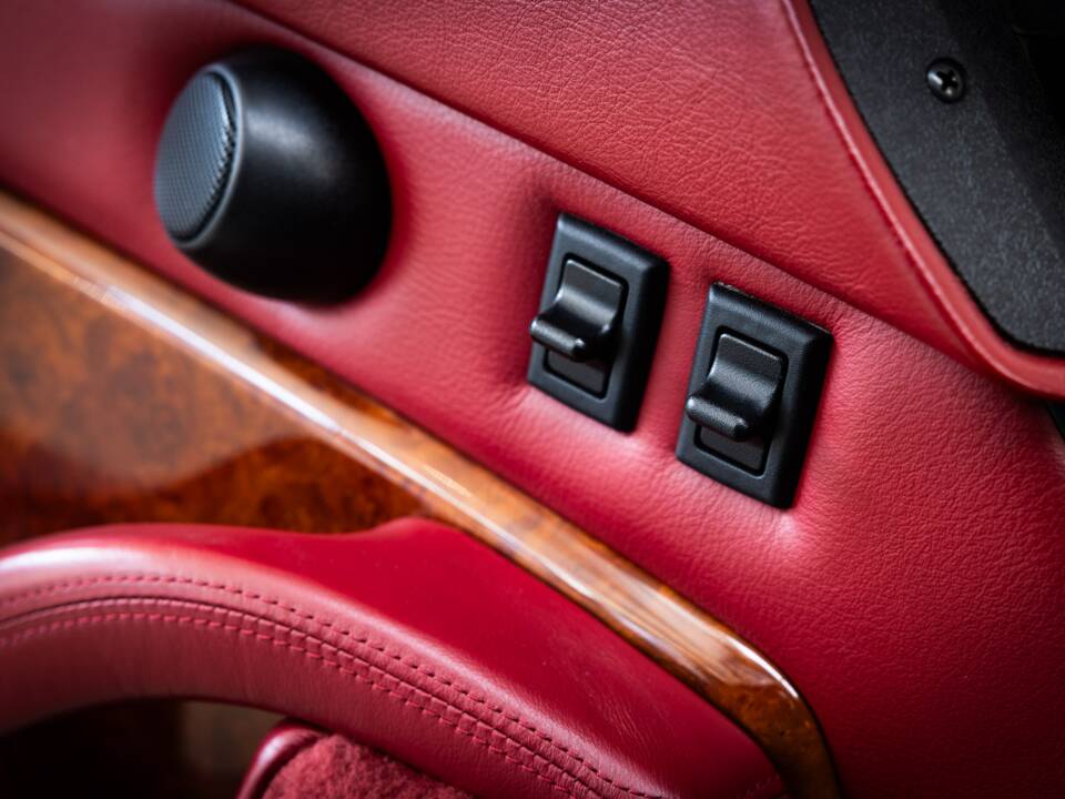 Immagine 11/32 di Porsche 911 Carrera (1994)