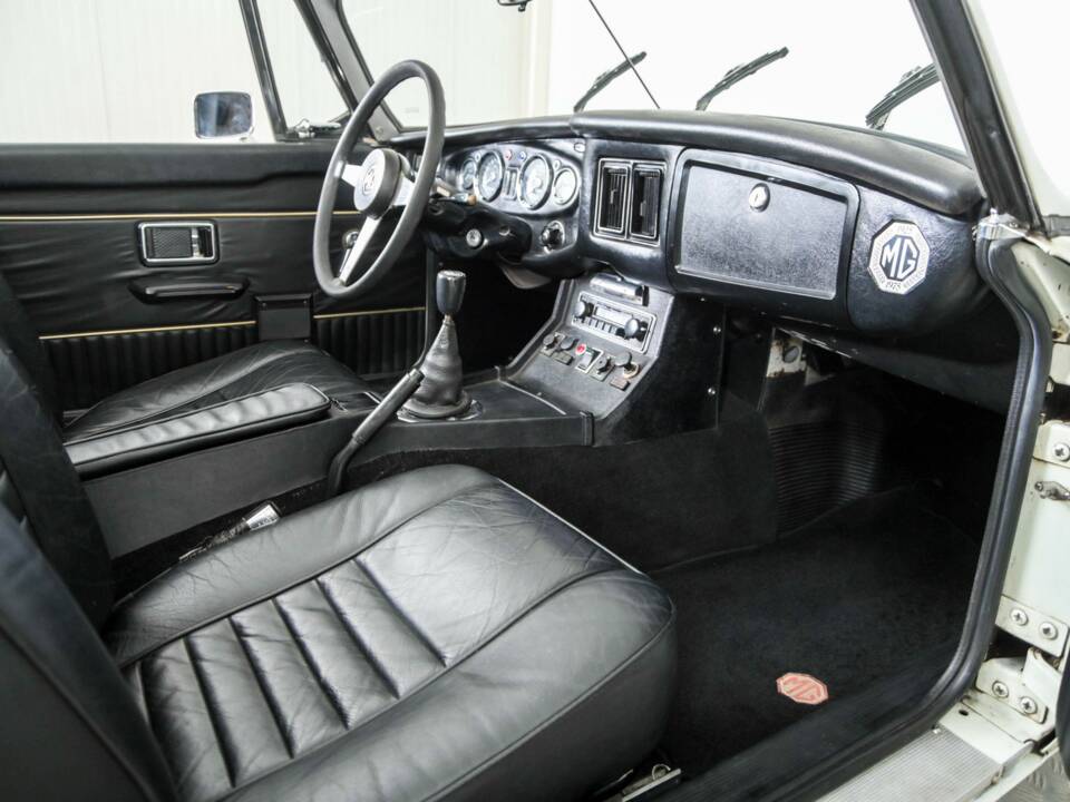 Bild 12/50 von MG MGB (1975)