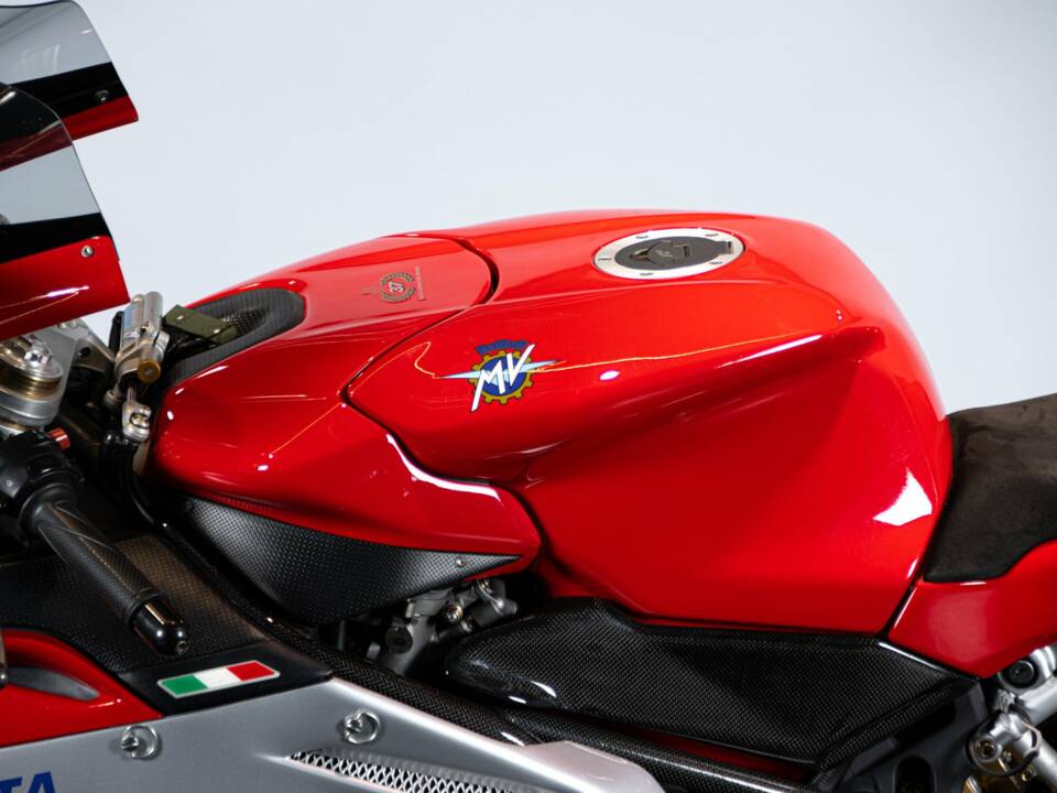 Image 24/50 de MV Agusta DUMMY (2004)