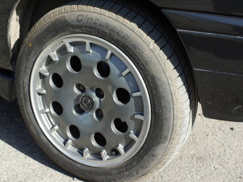 Bild 31/105 von Lancia Delta HF Integrale 16V (1990)