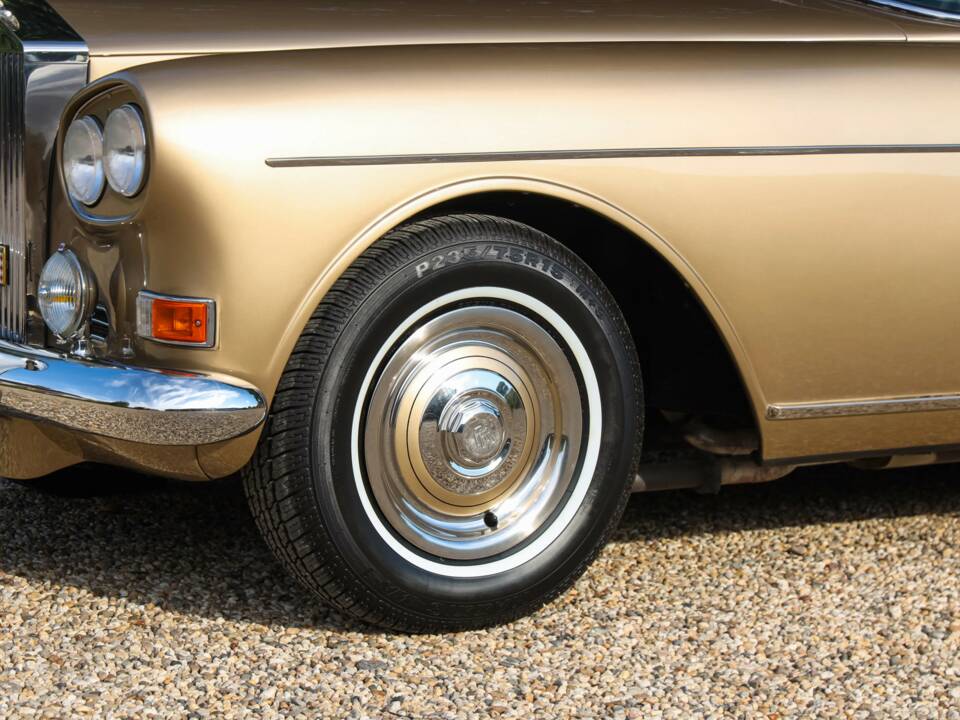 Image 24/50 of Rolls-Royce Silver Cloud III "Chinese Eyes" (1965)