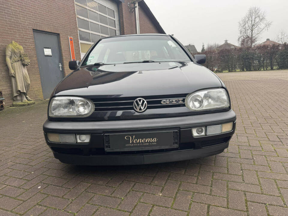 Image 2/13 de Volkswagen Golf III GTI 2.0 (1994)