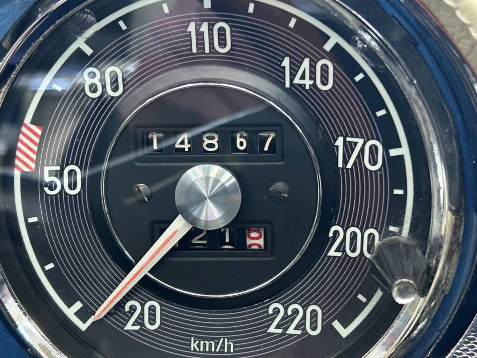 Afbeelding 13/31 van Mercedes-Benz 230 SL (1964)