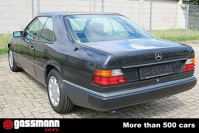 Imagen 6/15 de Mercedes-Benz 230 CE (1992)