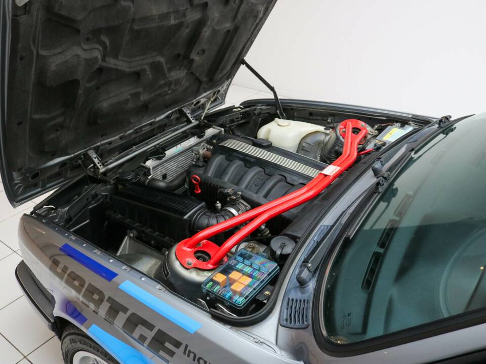 Image 10/14 of BMW 325i (1991)