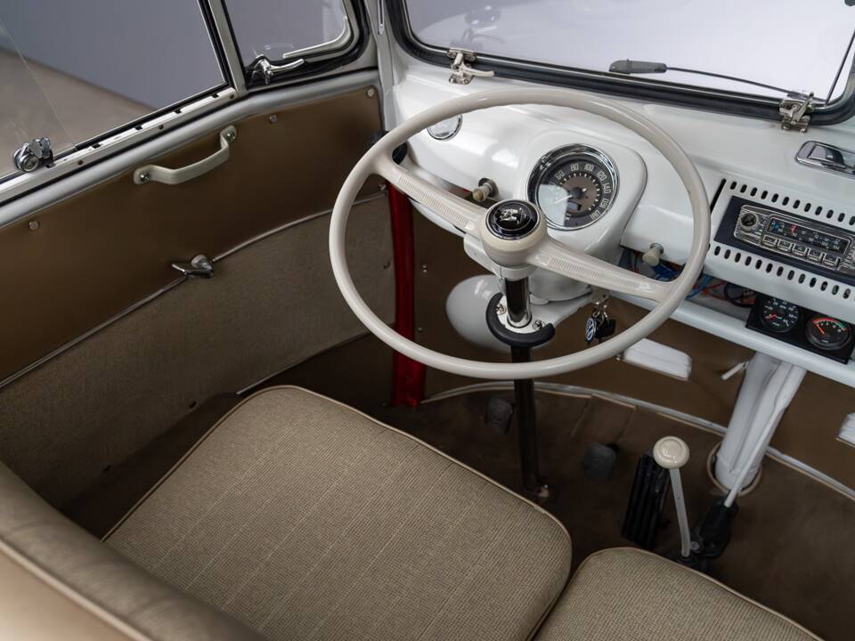 Image 28/46 of Volkswagen T1 Samba (1967)