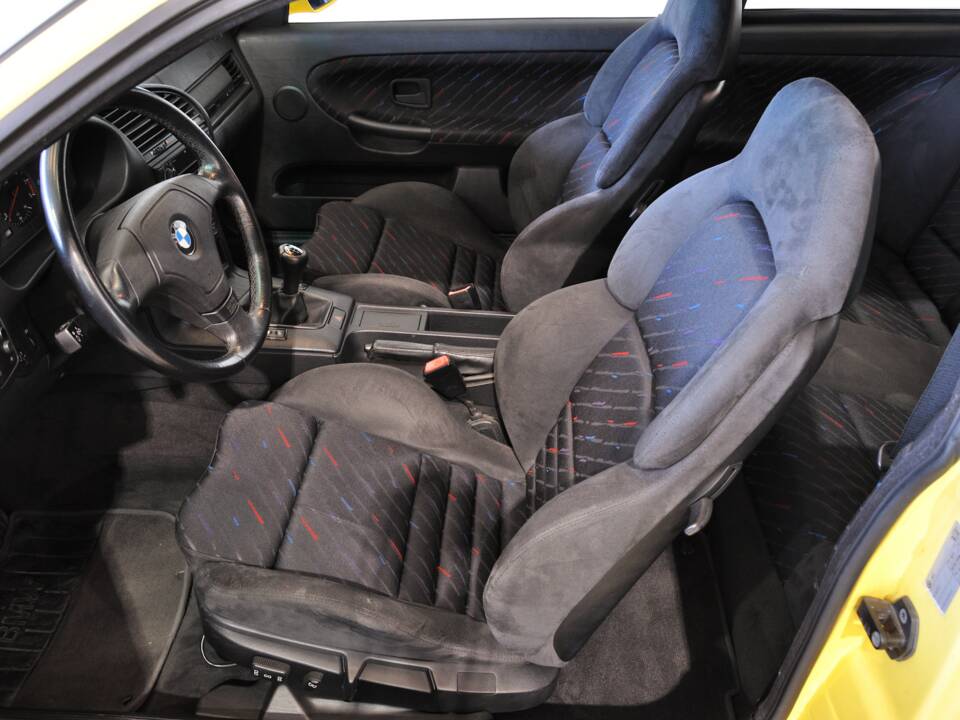 Image 14/31 of BMW M3 (1994)