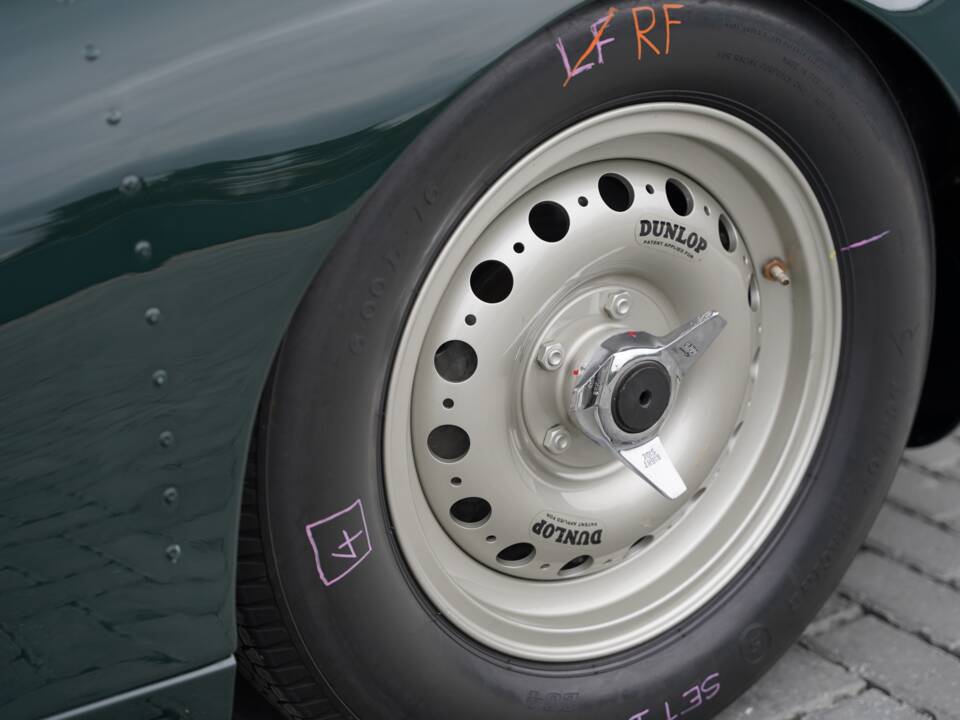 Image 45/50 of Lister Knobbly (1959)