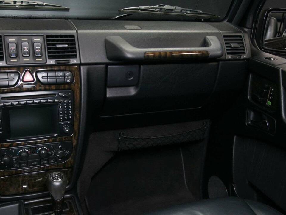 Imagen 23/50 de Mercedes-Benz G 500 (SWB) (2006)
