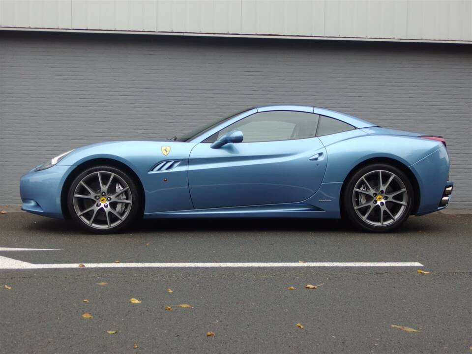 Image 6/49 of Ferrari California (2010)