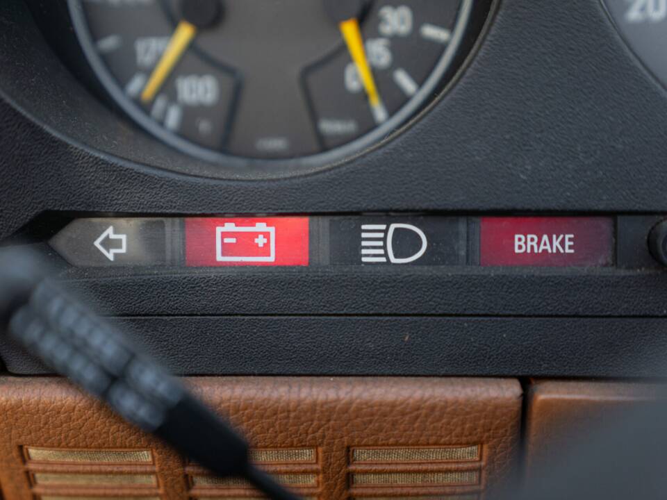 Bild 49/50 von Mercedes-Benz 450 SL (1977)