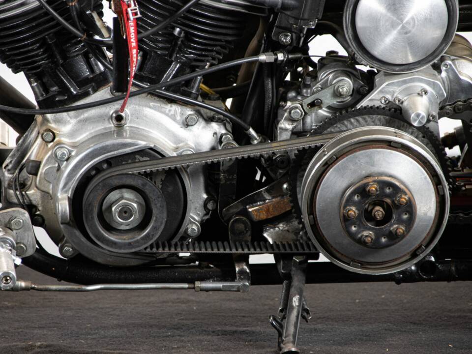 Immagine 17/50 di Harley-Davidson FLSTC Heritage Softail Classic (1997)