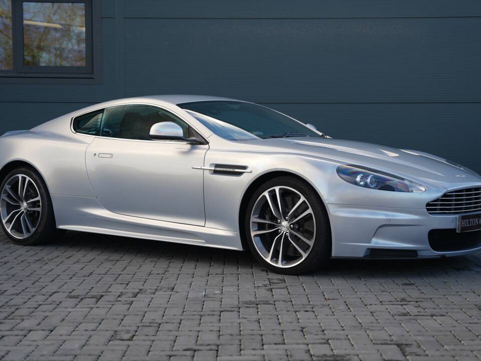 Immagine 1/50 di Aston Martin DBS (2011)