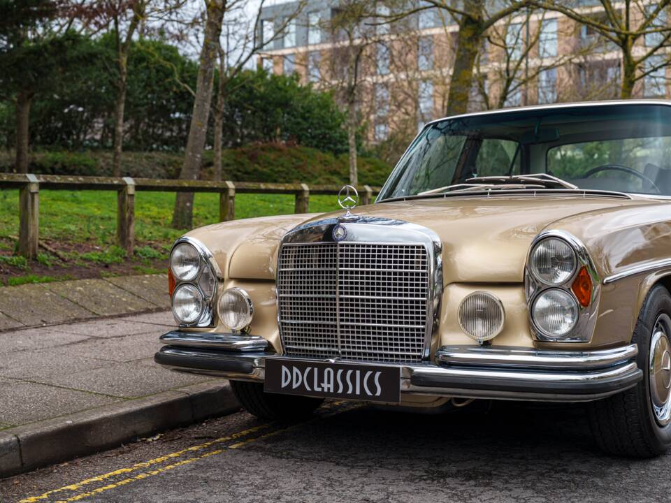 Image 7/34 of Mercedes-Benz 300 SEL 6.3 (1969)