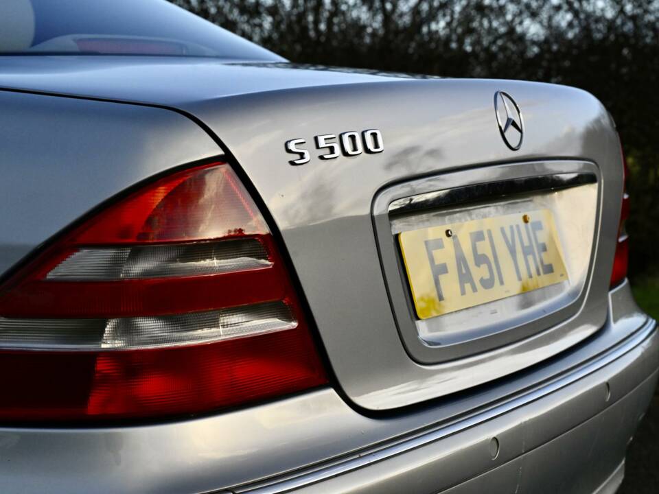 Image 25/50 de Mercedes-Benz S 500 L (2001)