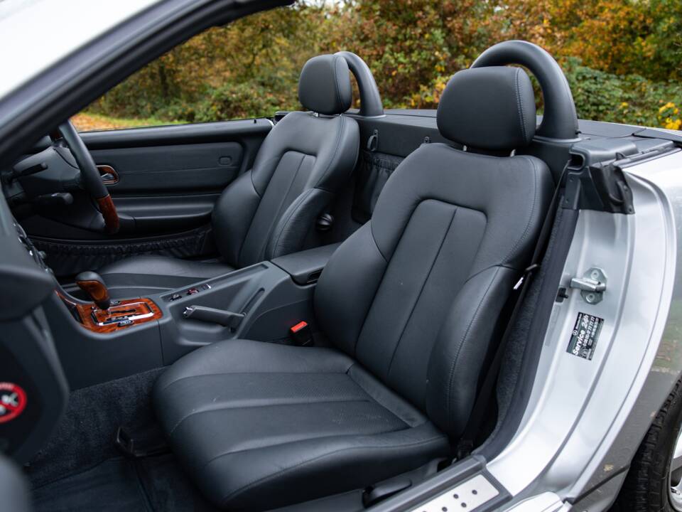 Image 34/47 of Mercedes-Benz SLK 230 Kompressor (2000)