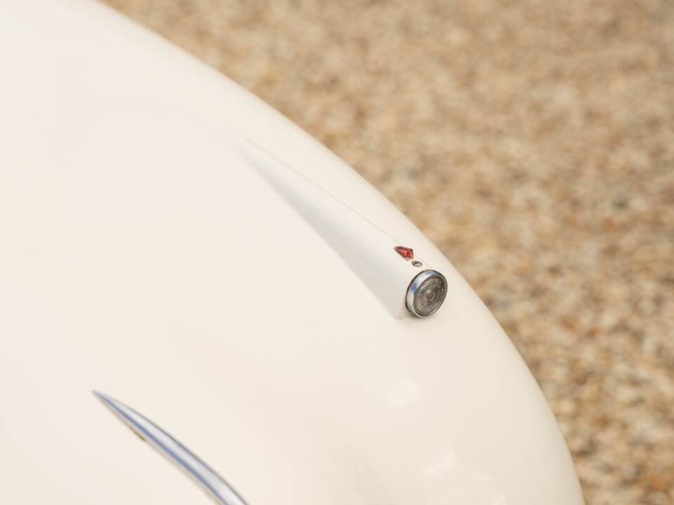 Image 7/50 of Jaguar Mk II 2.4 (1967)