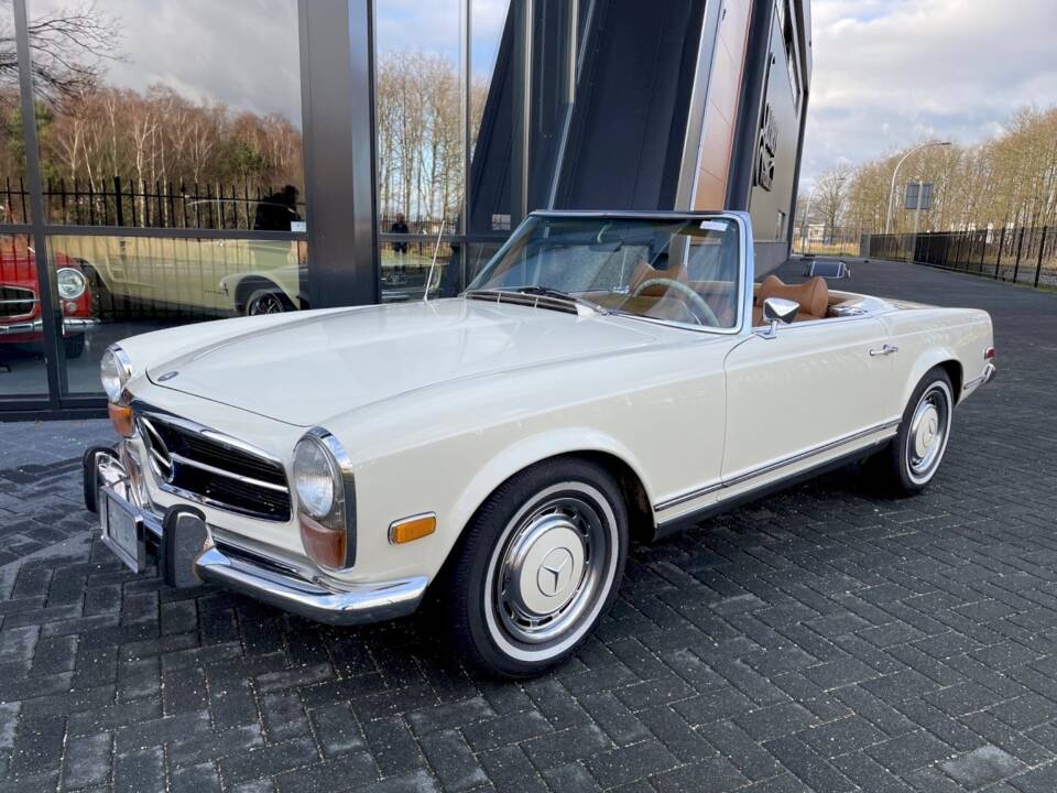 Image 4/33 of Mercedes-Benz 280 SL (1970)