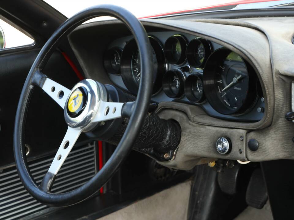 Afbeelding 21/50 van Ferrari 365 GTB/4 Daytona (1973)