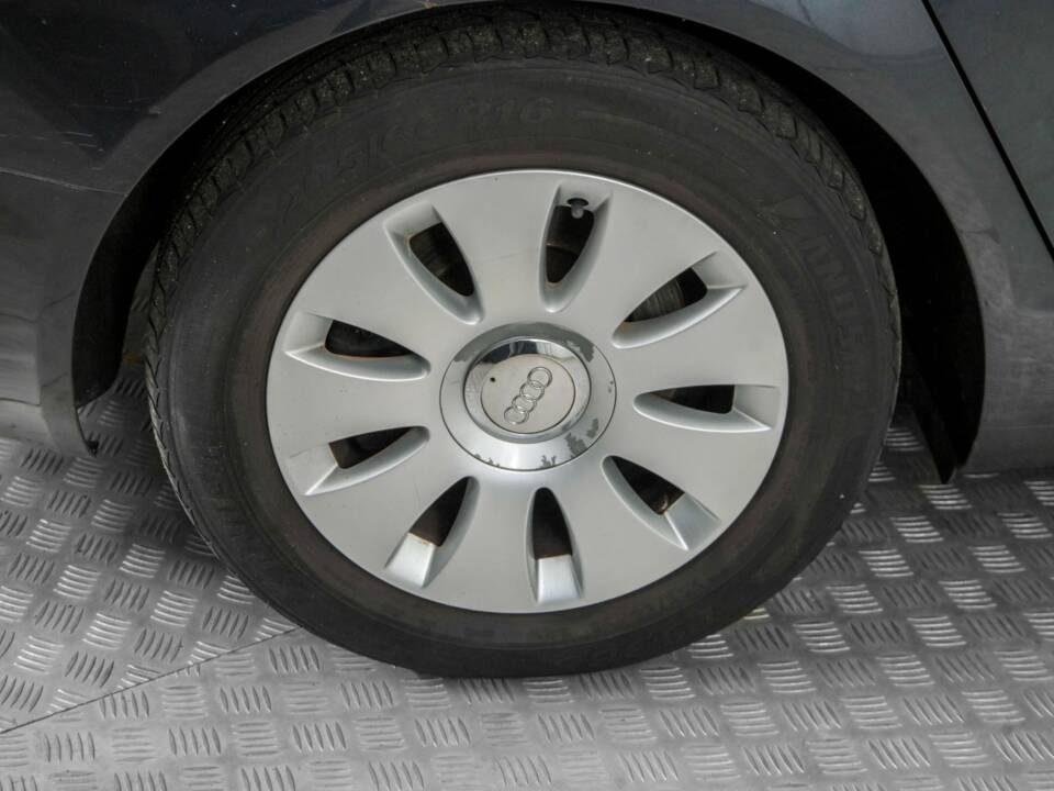 Immagine 32/45 di Audi A6 Avant 2.4 (2006)