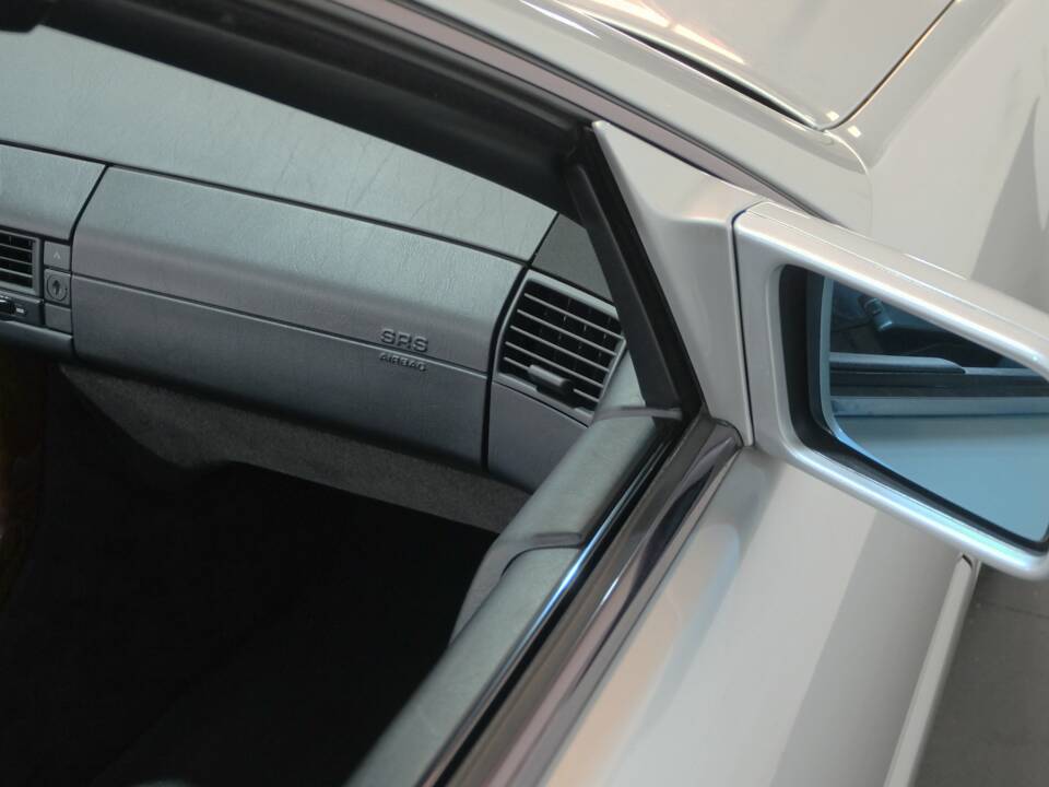 Image 26/51 of Mercedes-Benz 500 SL (1992)