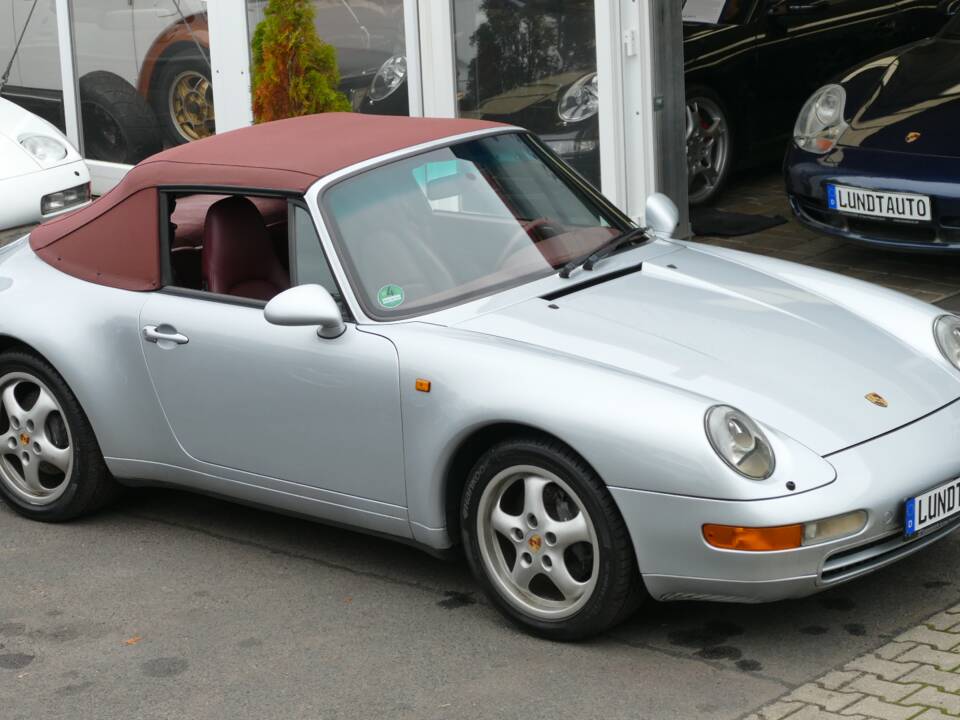 Image 7/23 of Porsche 911 Carrera 2 (1994)