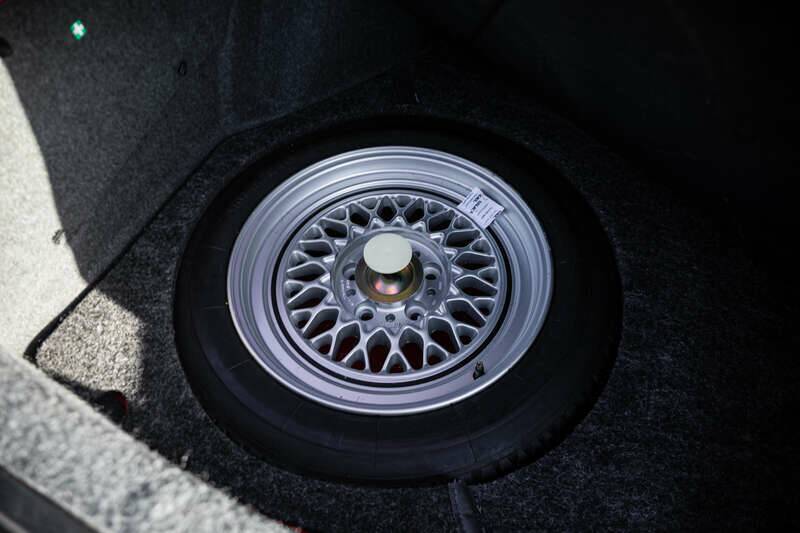 Image 46/50 of BMW 635 CSi (1989)