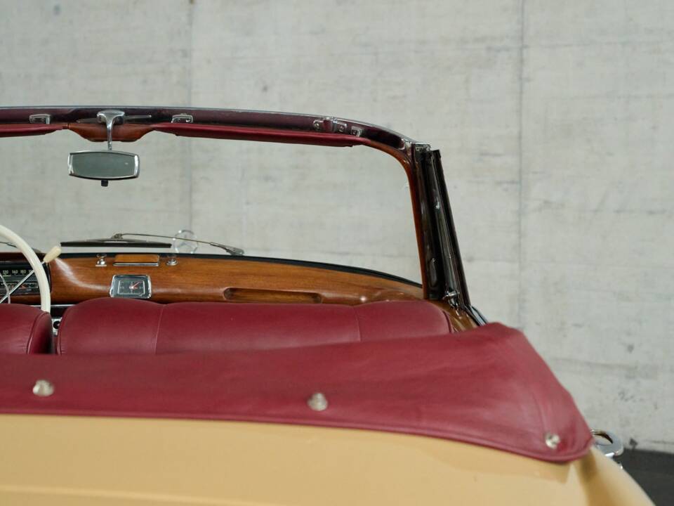 Immagine 15/50 di Mercedes-Benz 220 S Cabriolet (1958)
