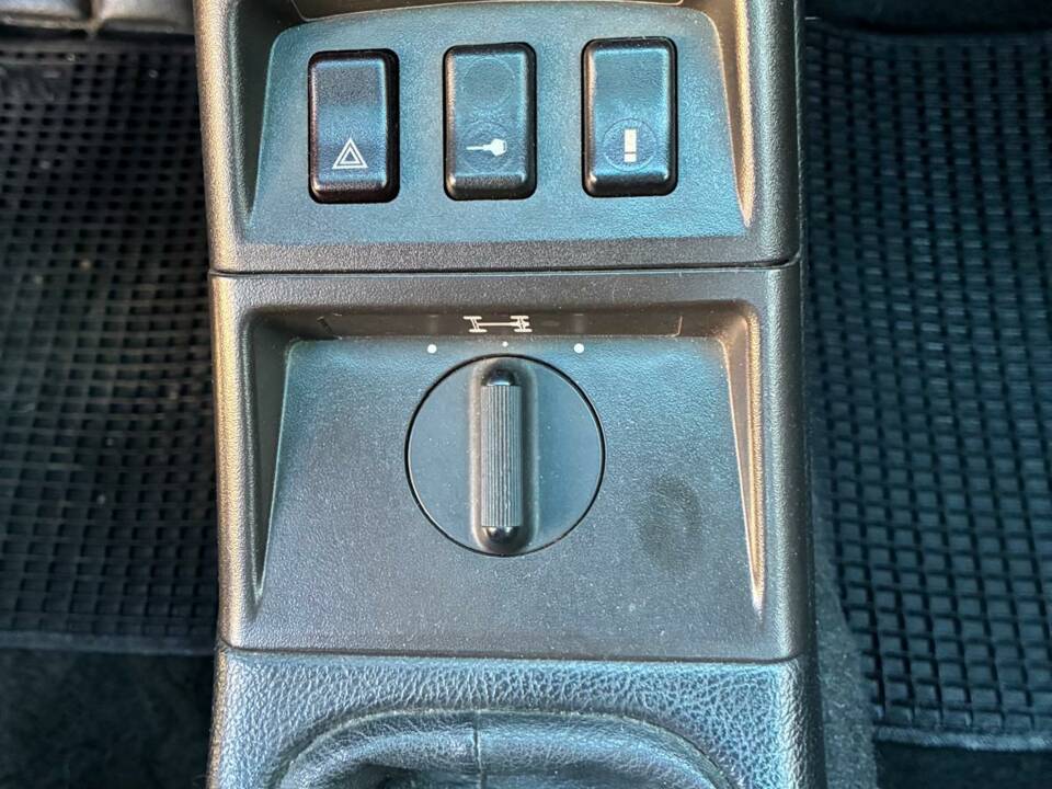 Image 30/36 de Porsche 911 Carrera 4 (1989)