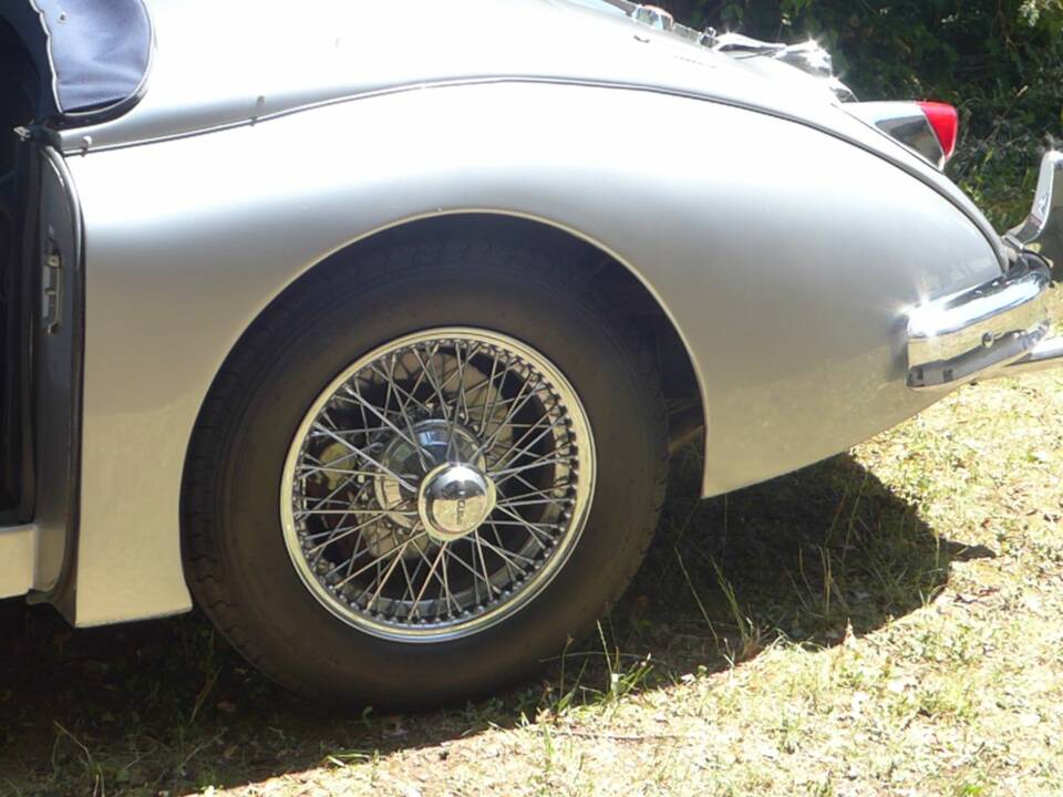 Image 14/16 of Jaguar XK 150 3.4 S OTS (1961)